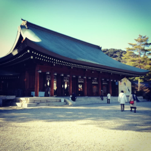 橿原神宮の外拝殿の写真